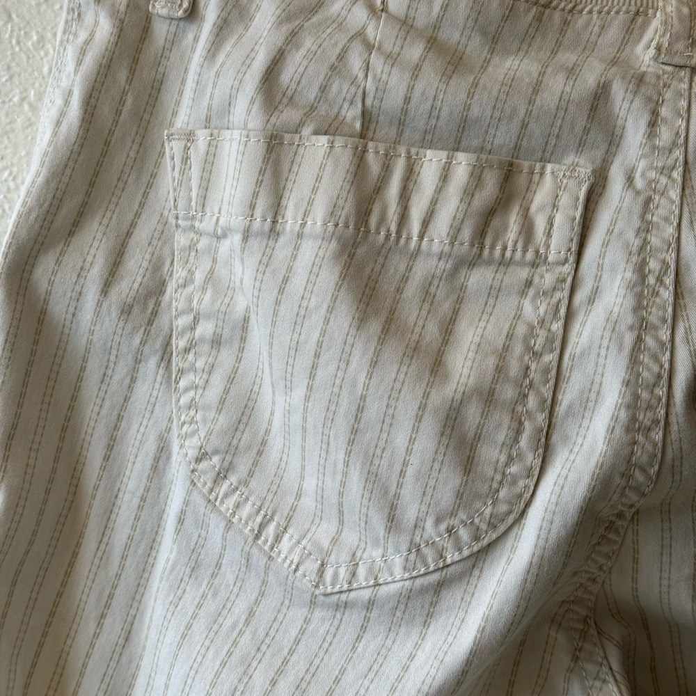 Lee Capris - Picture 3 of 7